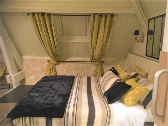 Hotel Boutique Saint-Louis Lisieux Εξωτερικό φωτογραφία