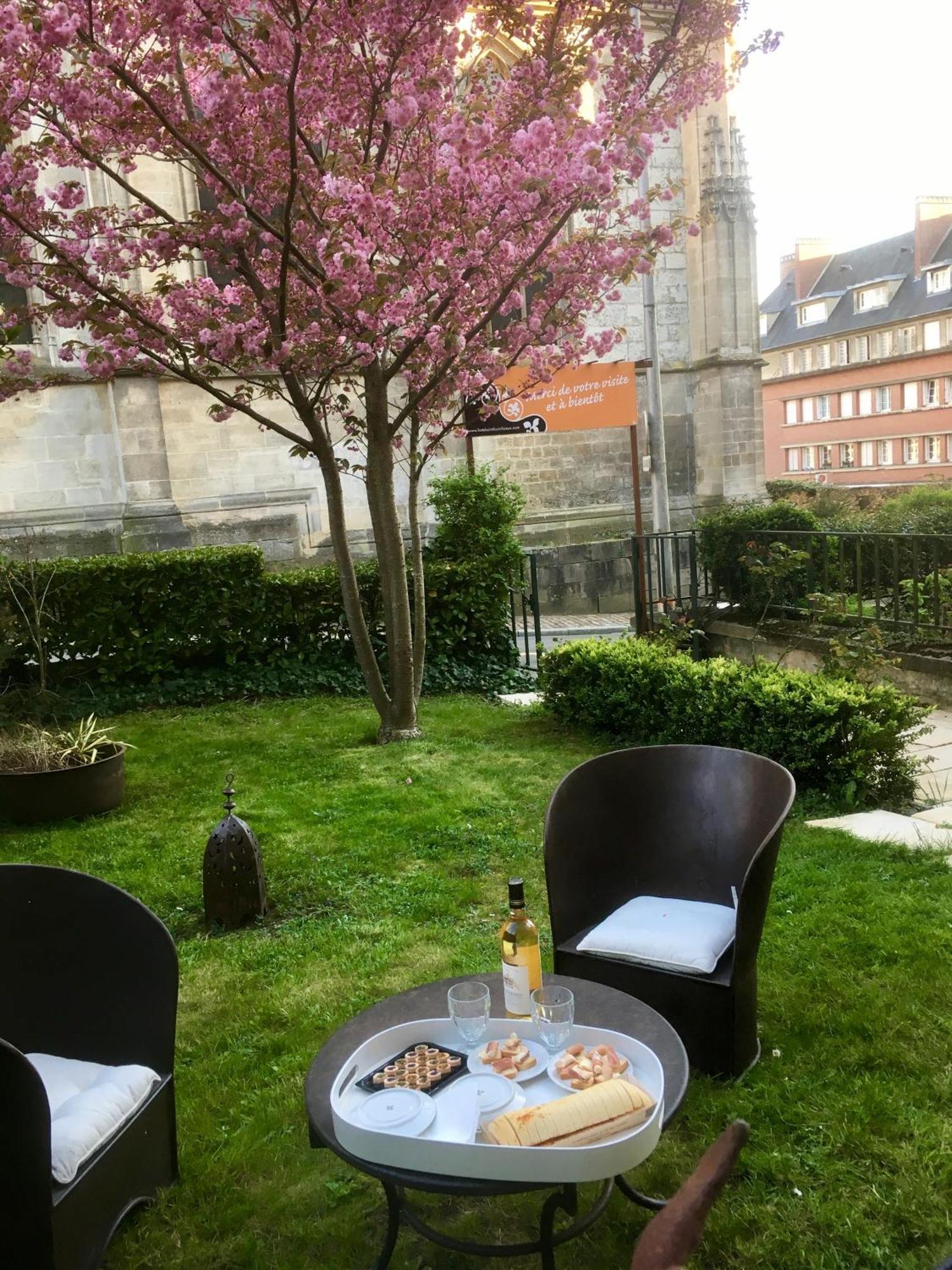 Hotel Boutique Saint-Louis Lisieux Εξωτερικό φωτογραφία