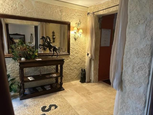 Hotel Boutique Saint-Louis Lisieux Εξωτερικό φωτογραφία
